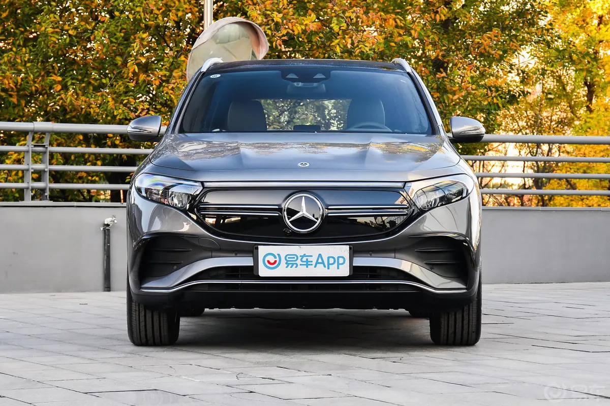 奔驰EQAEQA 300 4MATIC 首发特别版外观