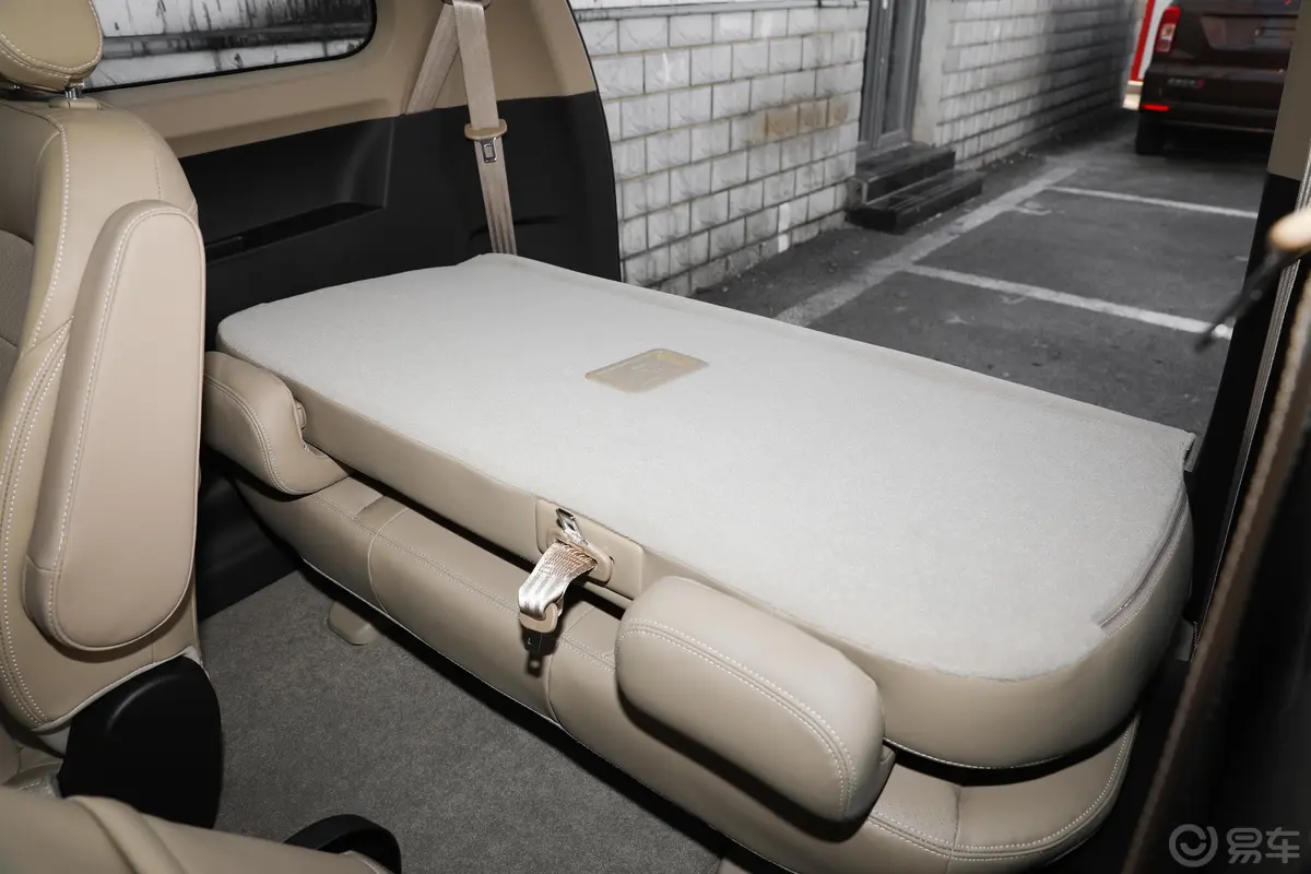 五菱宏光S改款 1.5L 手动舒适型空间