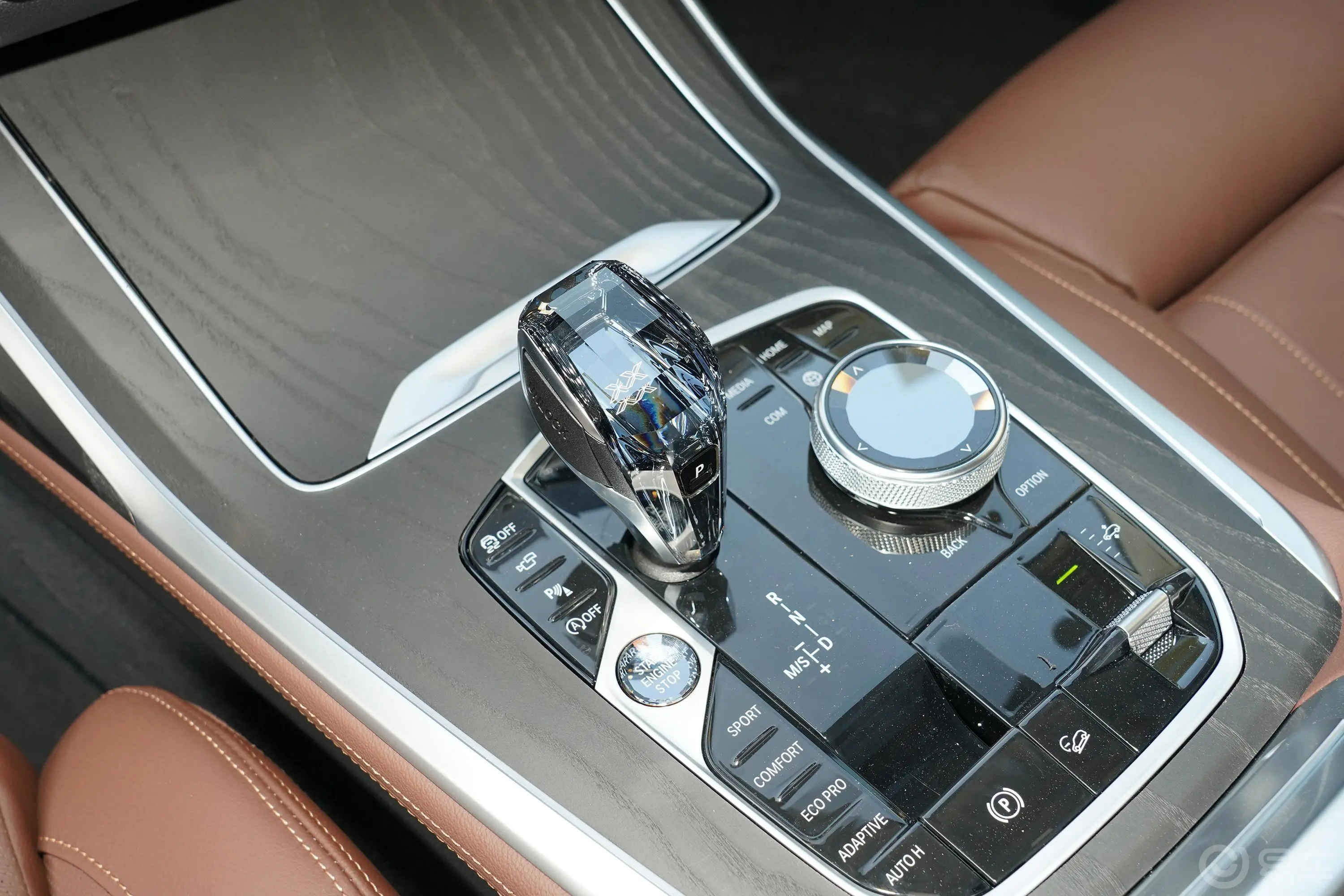 宝马X7xDrive40i 领先型 豪华套装换挡杆
