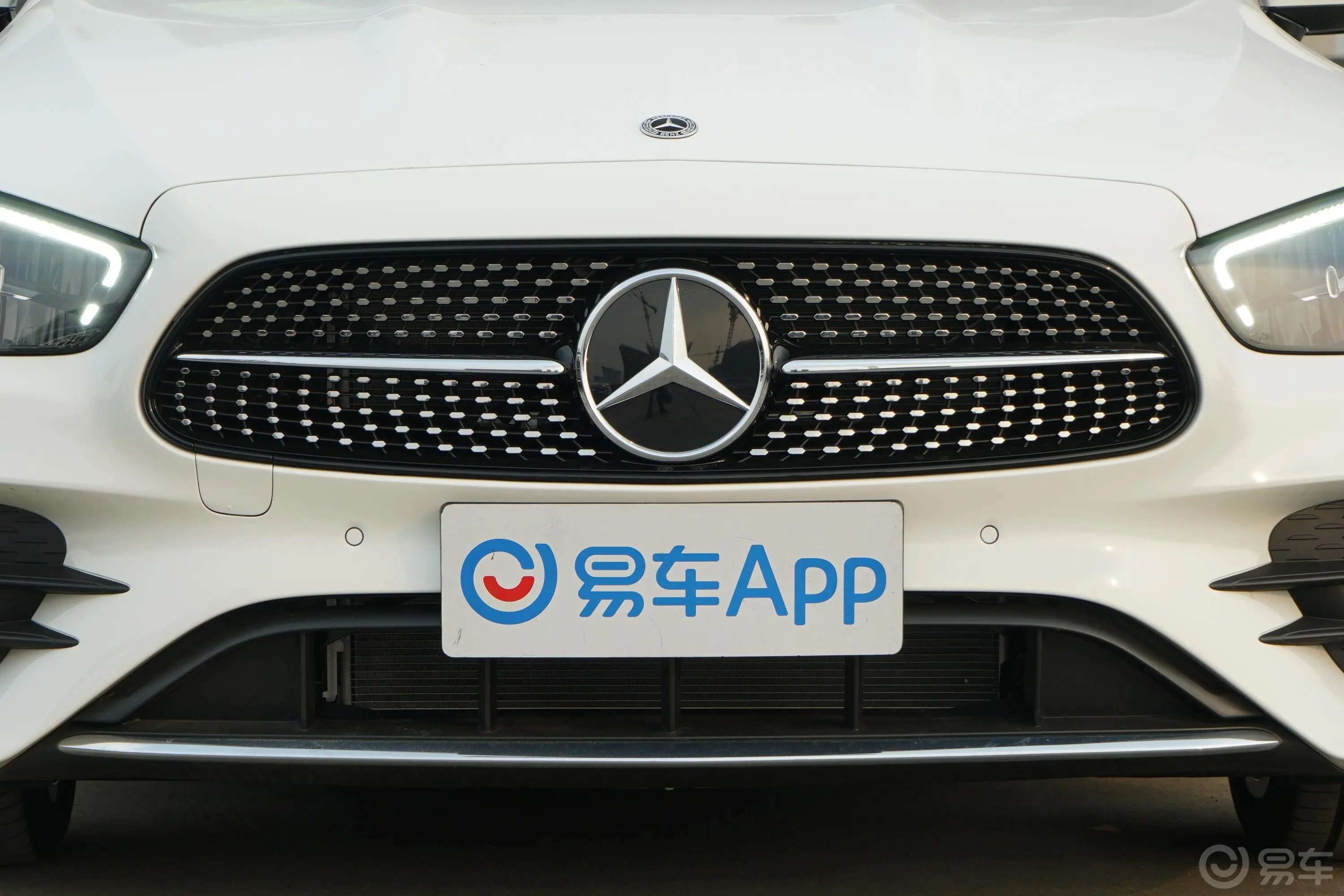 奔驰E级(进口)改款 E 260 4MATIC 敞篷轿跑车外观