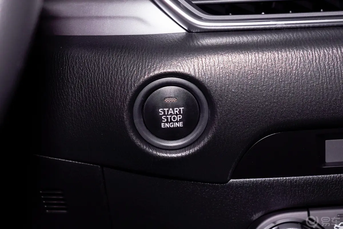 马自达CX-52.0L 手自一体 两驱 舒适型钥匙孔或一键启动按键
