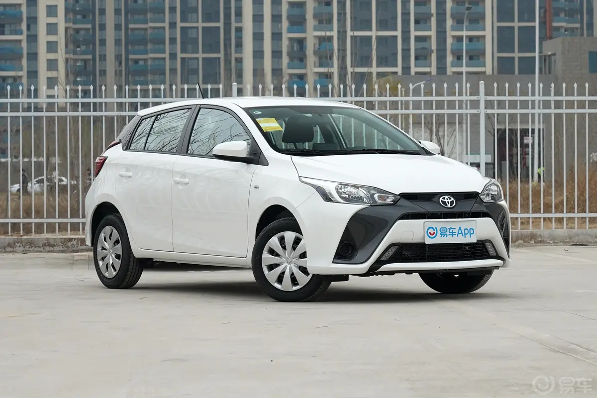 YARiS L 致炫1.5L CVT 领先PLUS版侧前45度车头向右水平