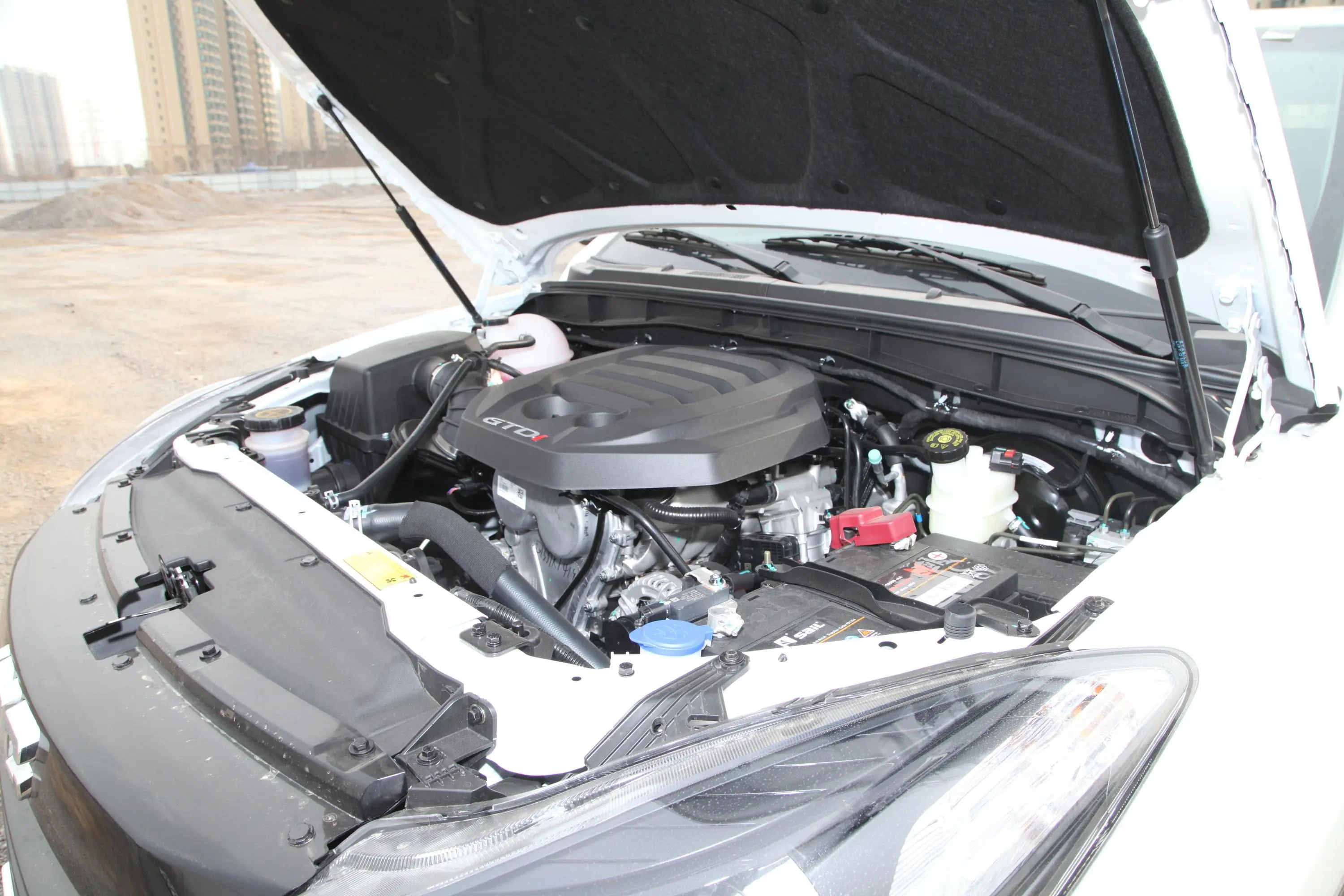 宝典低货台 1.8T 手动 四驱 标轴舒享版 汽油外观