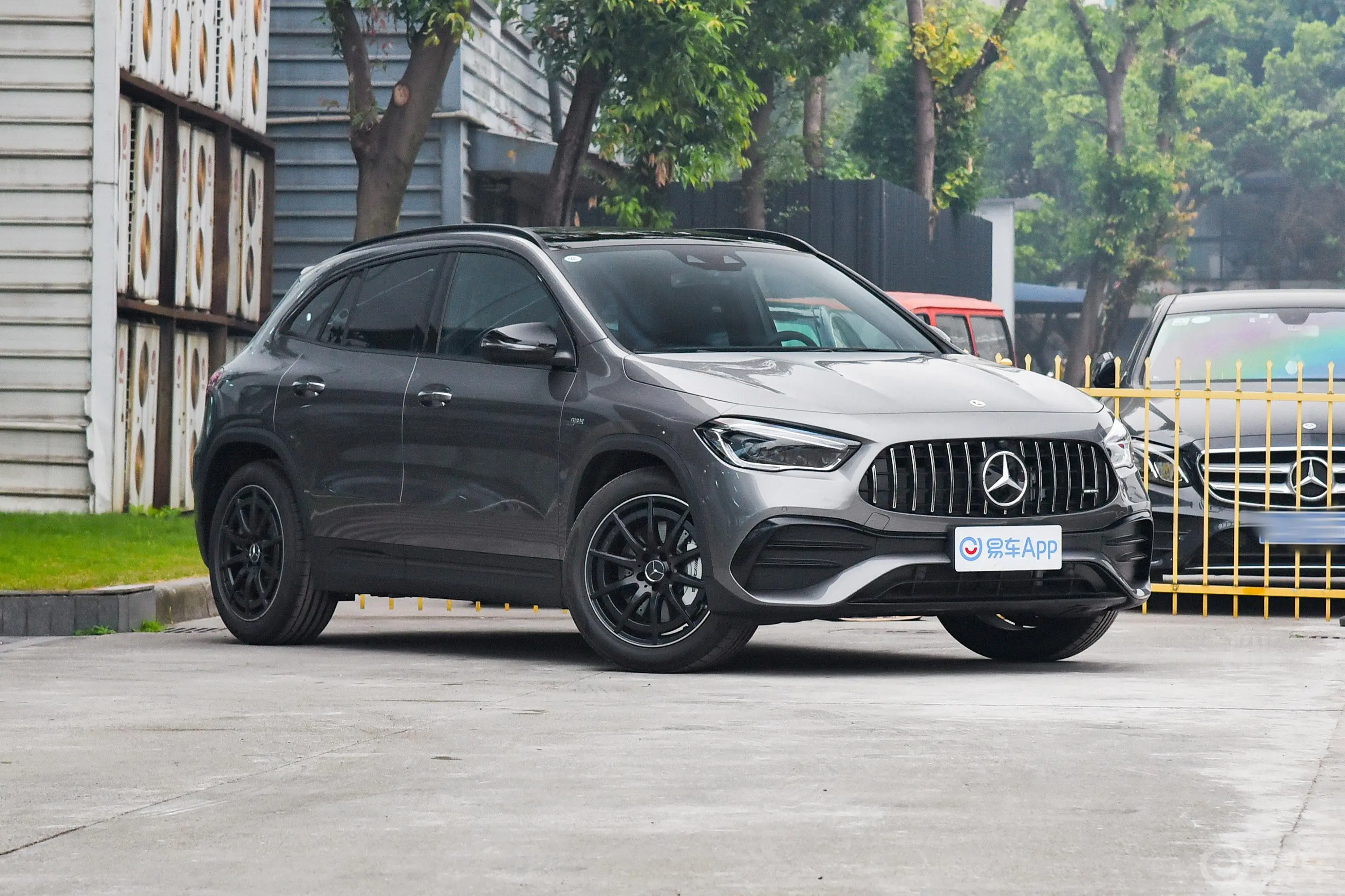 奔驰GLA AMGAMG GLA 35 4MATIC外观