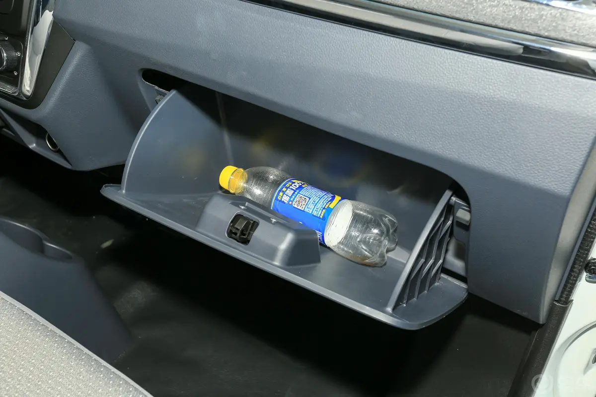 金杯小海狮X301.5L 客车财富单蒸空调版 5/6/7座 国VI手套箱空间水瓶横置
