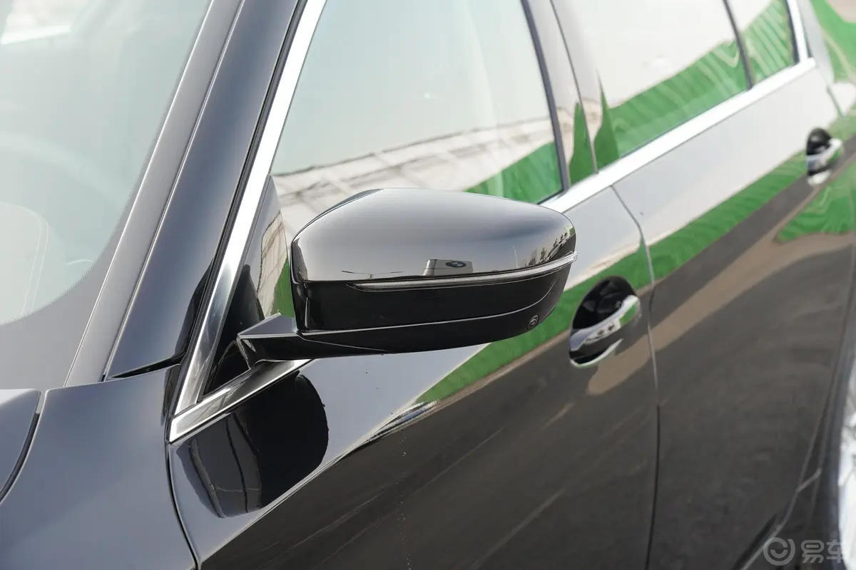 宝马5系改款 530Li 尊享型豪华套装主驾驶后视镜背面