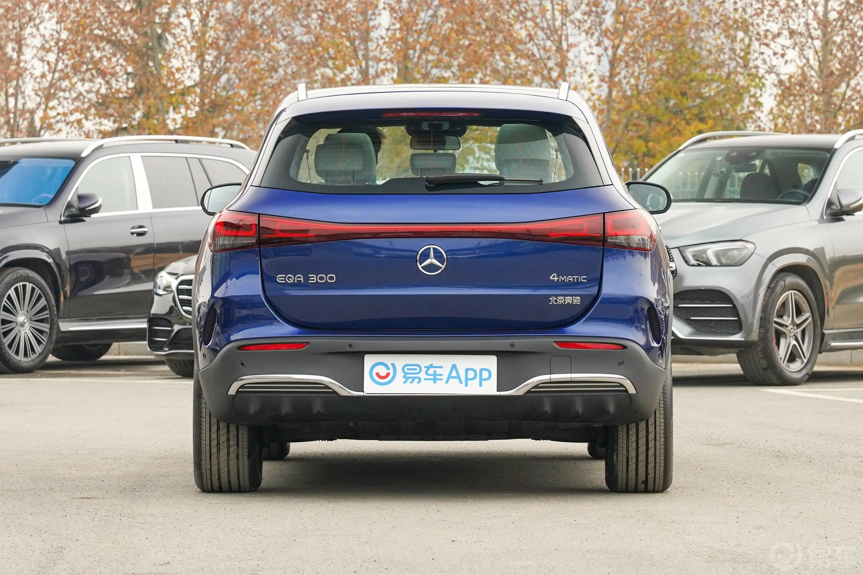 奔驰EQAEQA 300 4MATIC 首发特别版外观