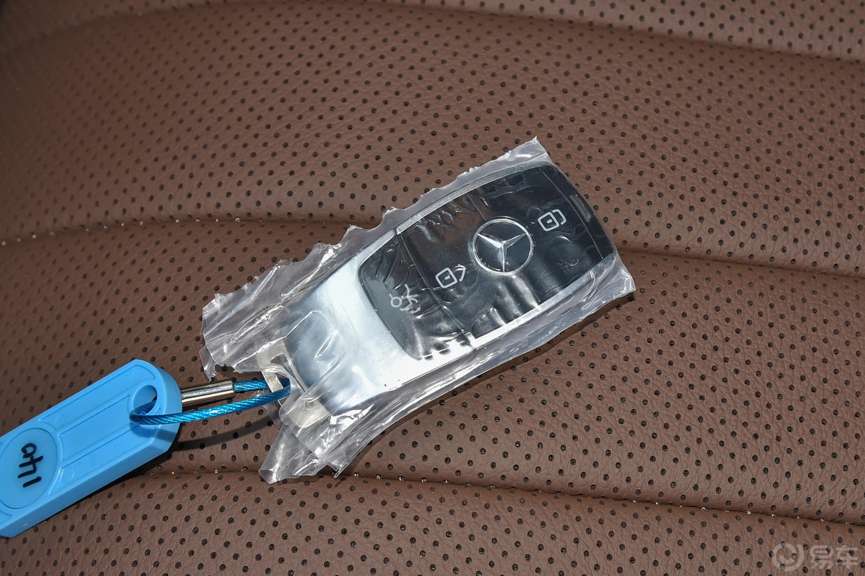 奔驰E级改款 E 300 L 尊贵型钥匙正面