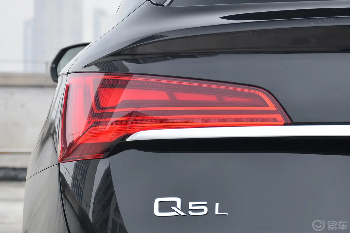 奥迪Q5L Sportback40 TFSI 时尚型外观灯组