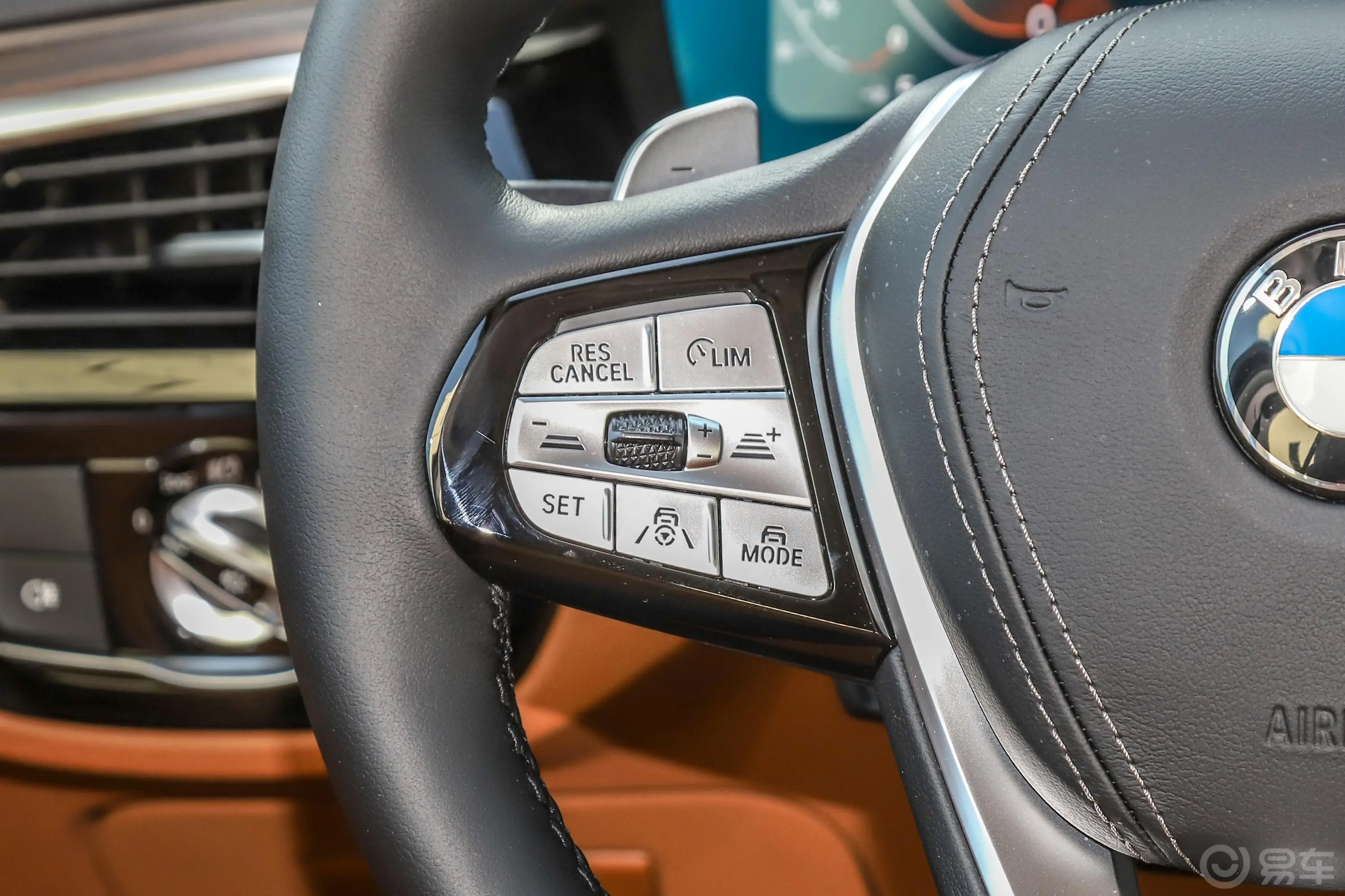 宝马5系改款 530Li 行政型豪华套装左侧方向盘功能按键