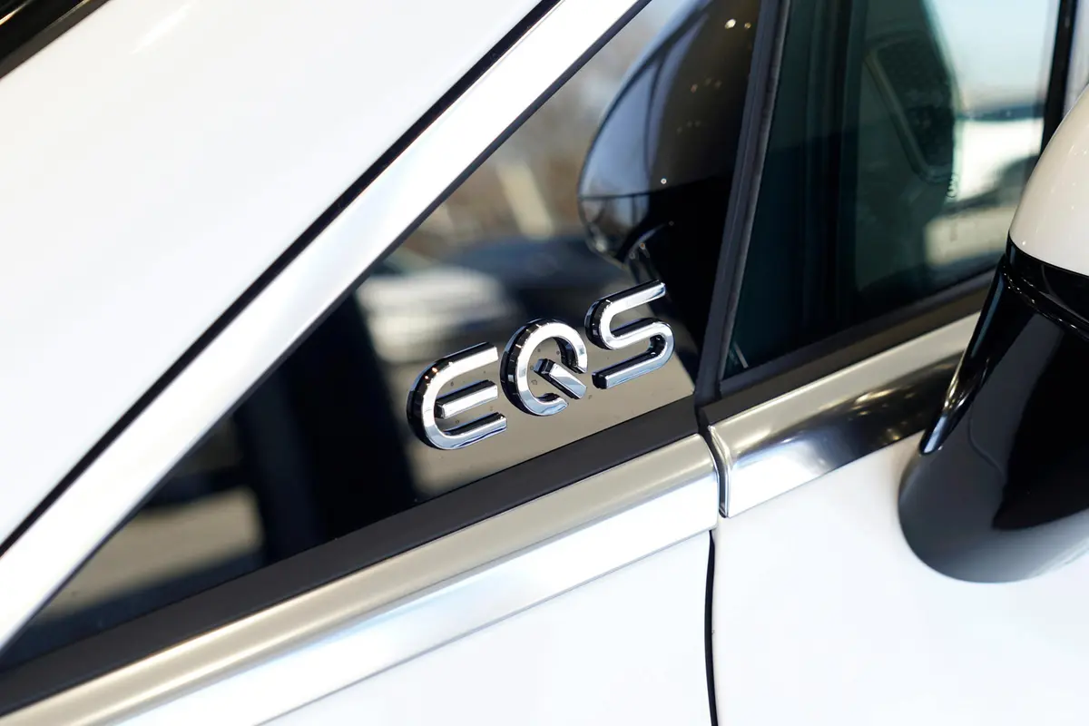 奔驰EQSEQS 450+ 先锋版外观