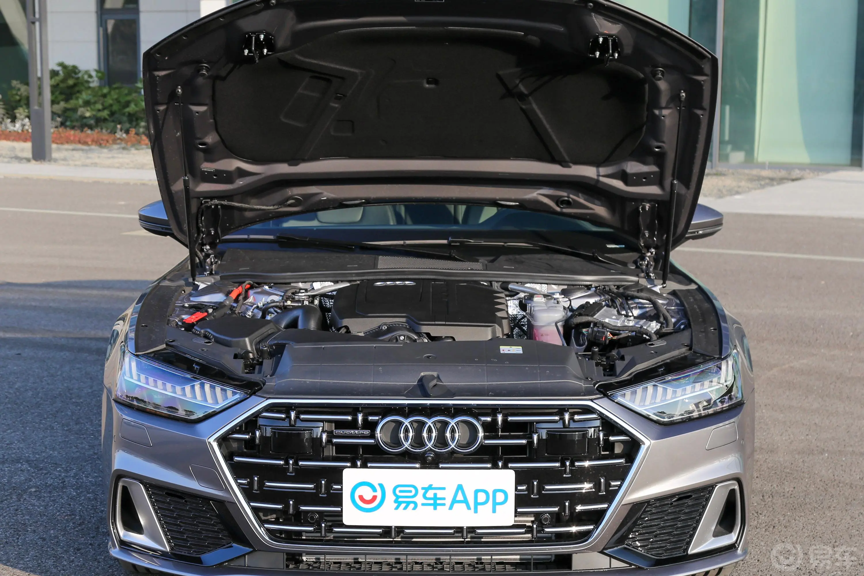 奥迪A7L45 TFSI quattro S-line 见远型 流晶套装发动机舱整体