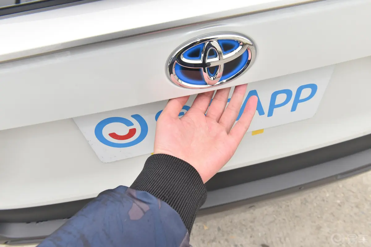 RAV4荣放改款 双擎 2.5L E-CVT 四驱 旗舰版空间