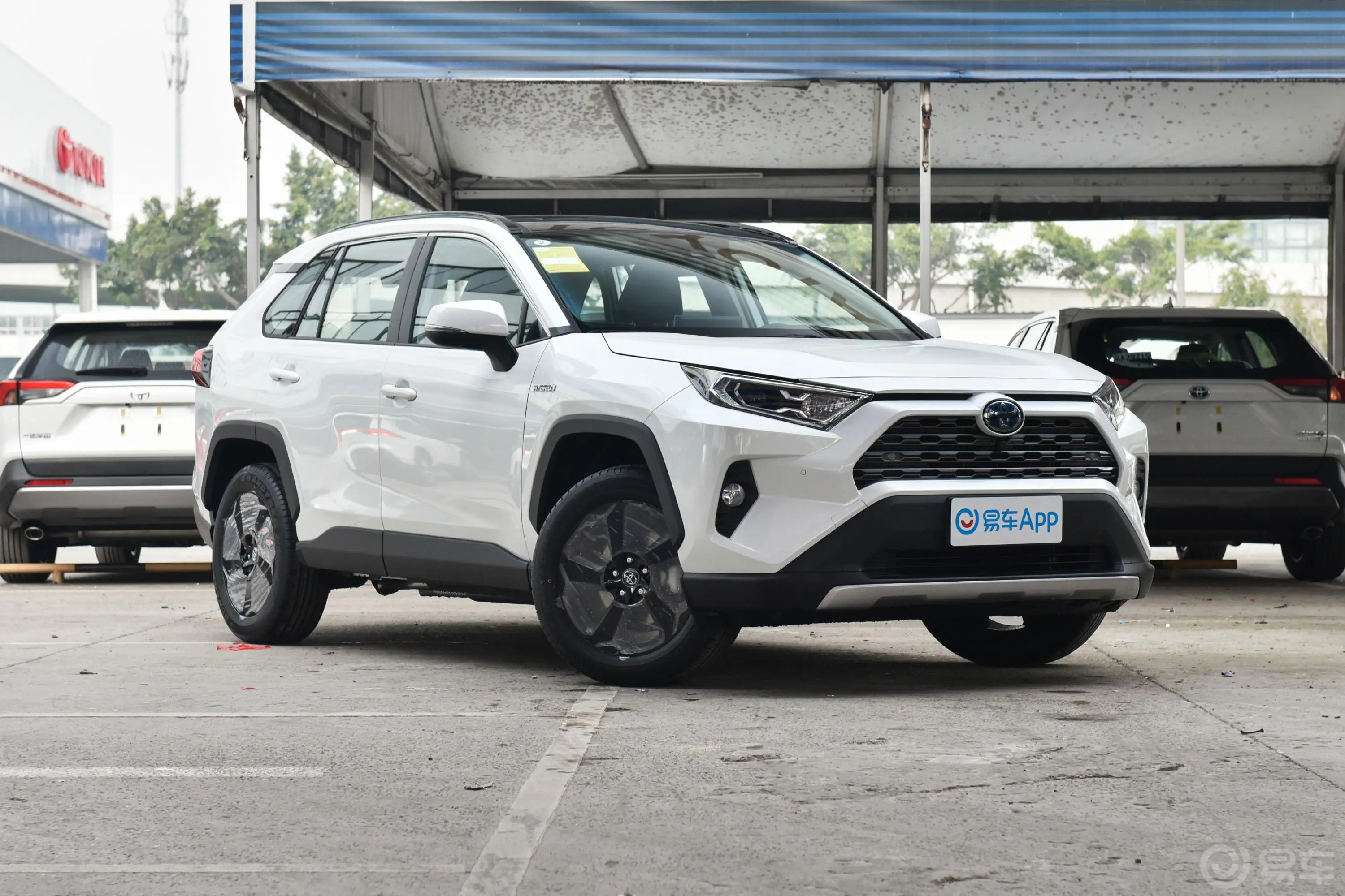 RAV4荣放改款 双擎 2.5L E-CVT 四驱 旗舰版胎压信息铭牌