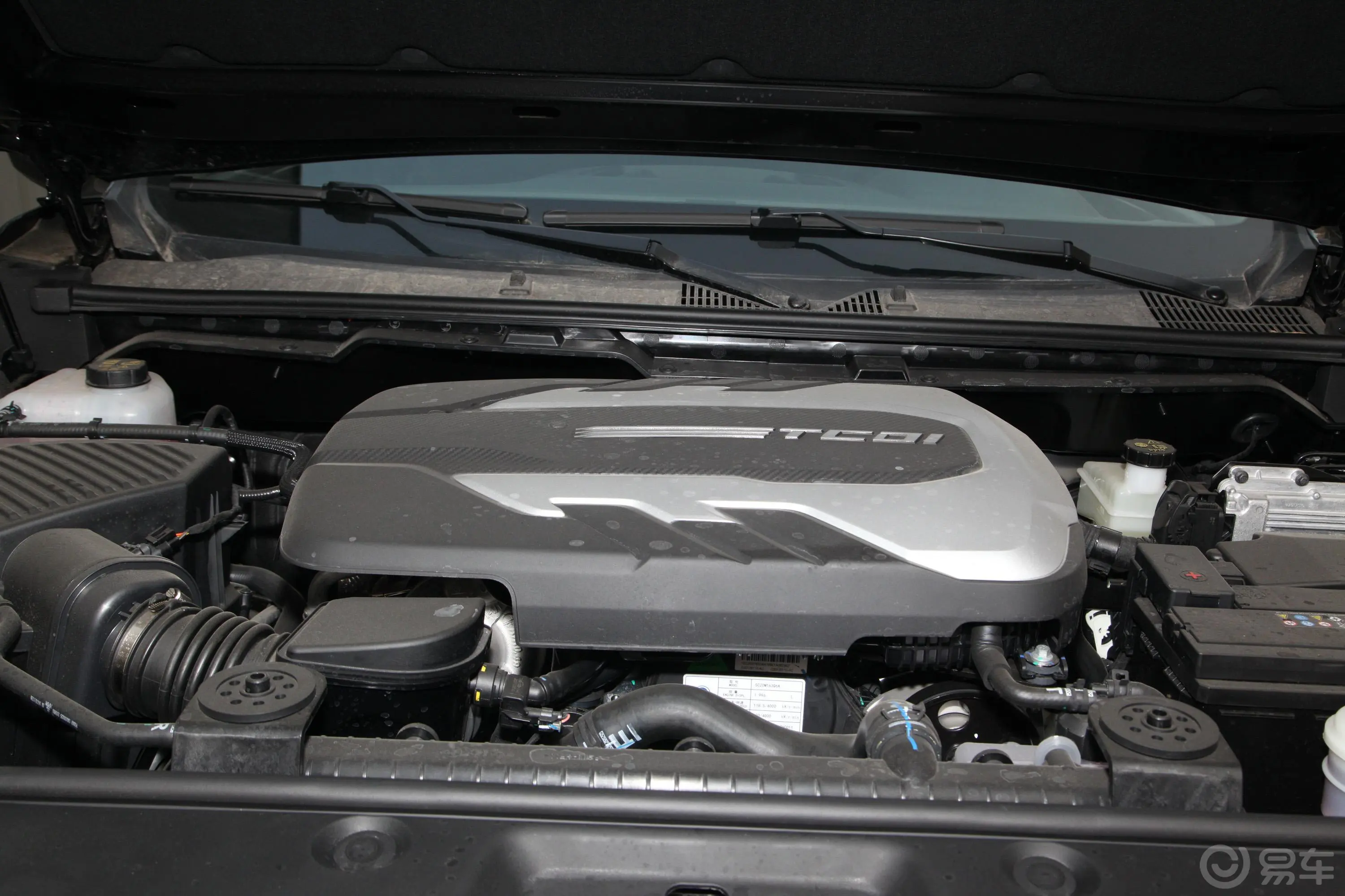 大通T70改款 2.0T 自动两驱标厢高底盘双排澳洲版 柴油外观