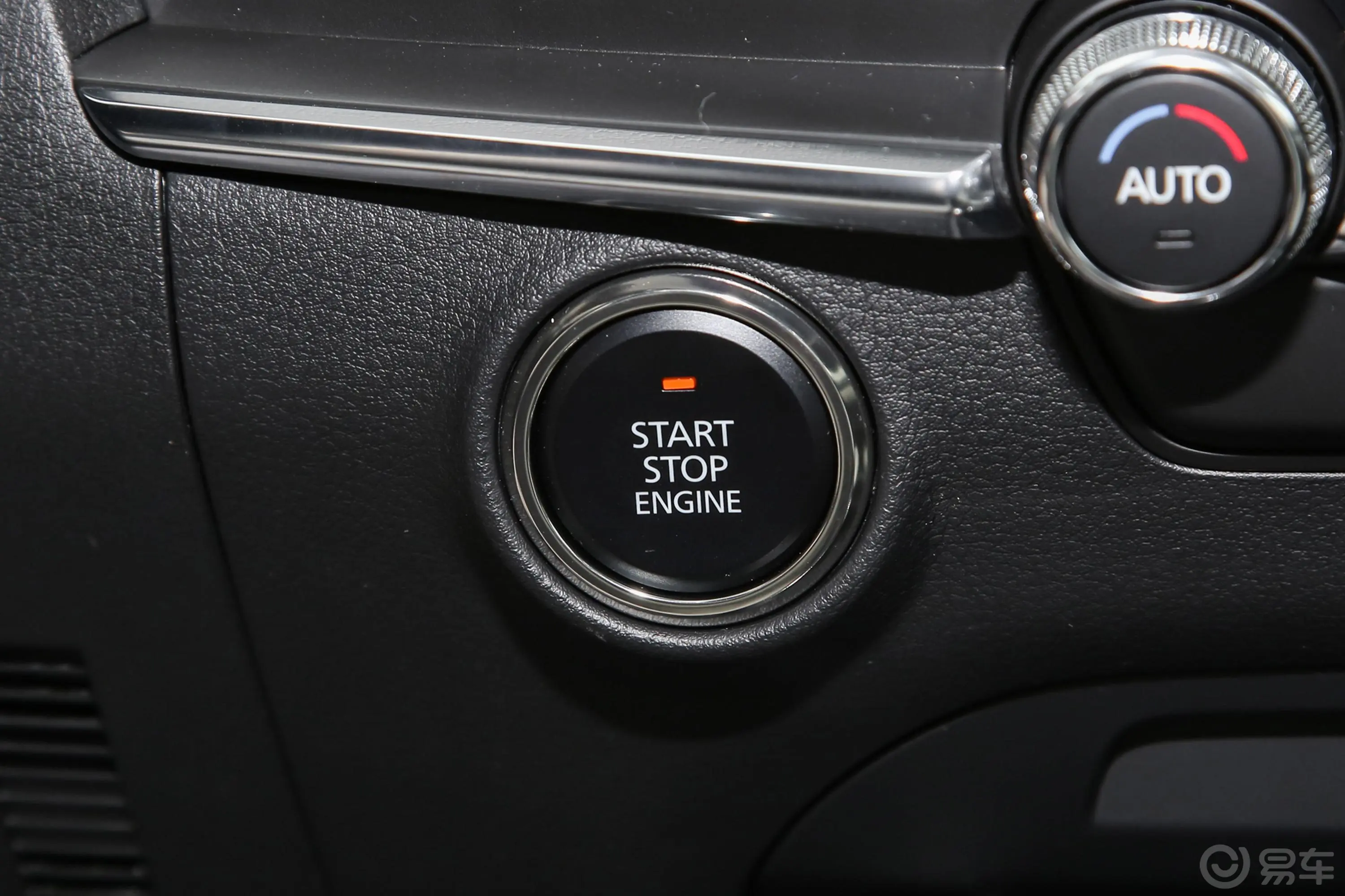 马自达3 昂克赛拉2.0L 自动质尊版钥匙孔或一键启动按键