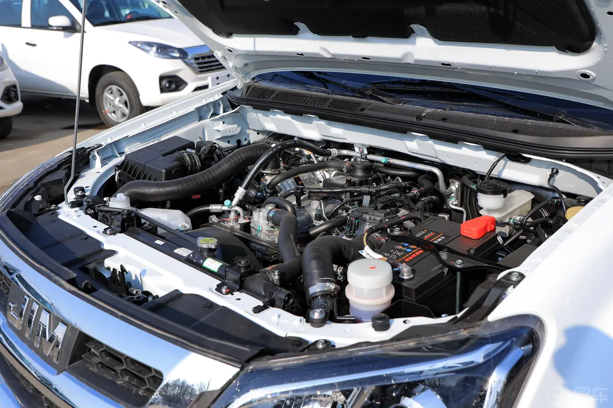 瑞迈2.8T 两驱标轴舒适版 柴油动力底盘