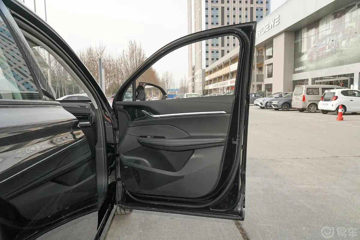 荣威RX5 MAX2.0T 有为尊荣版副驾驶员车门