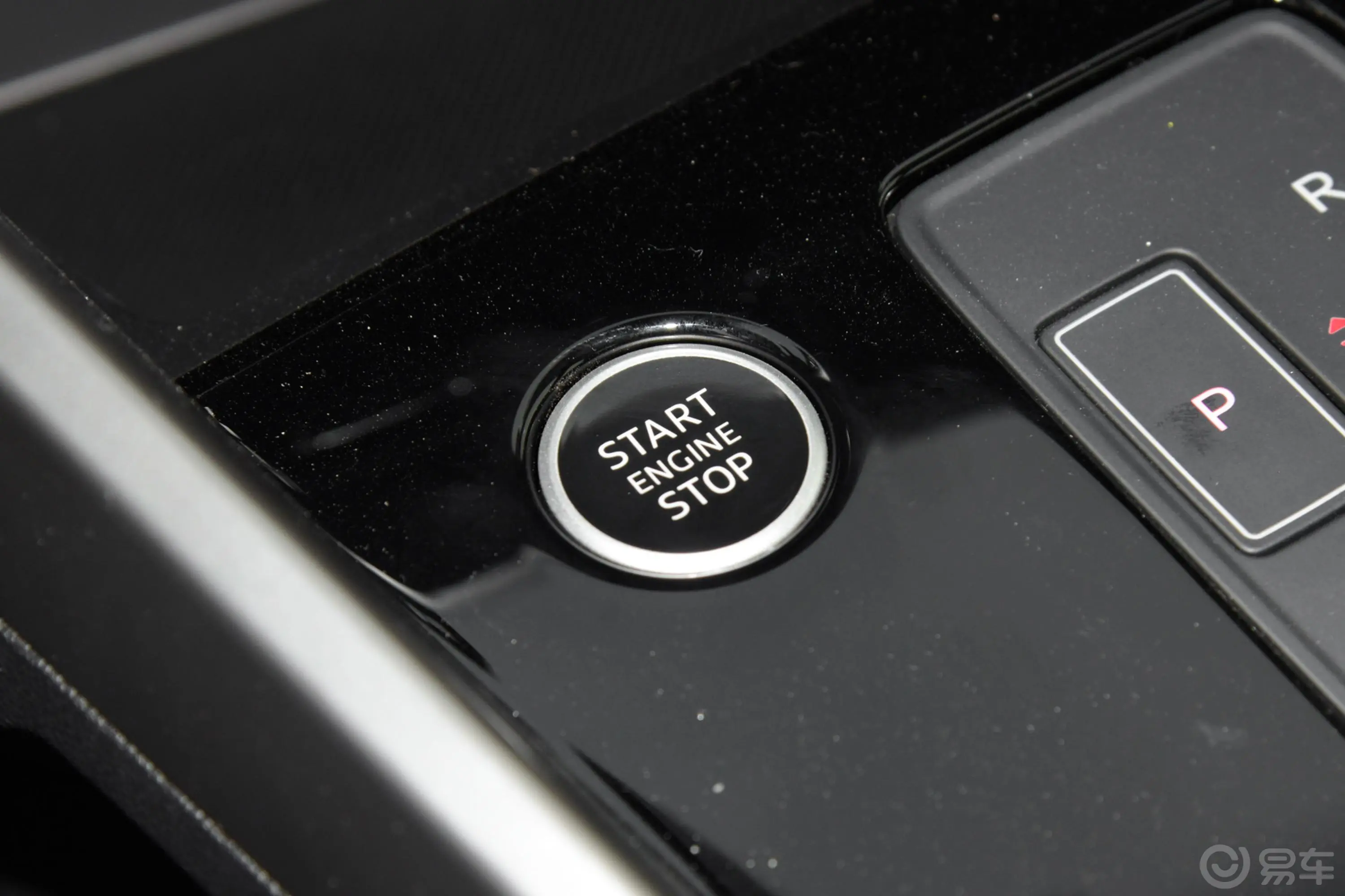 奥迪A3A3L Limousine 35 TFSI RS套件燃速型钥匙孔或一键启动按键