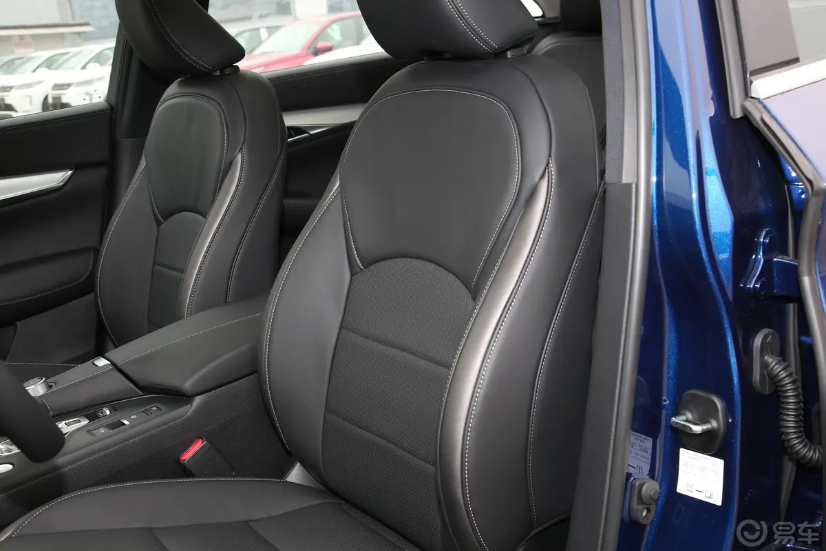 英菲尼迪QX502.0T 四驱领航版主驾驶位