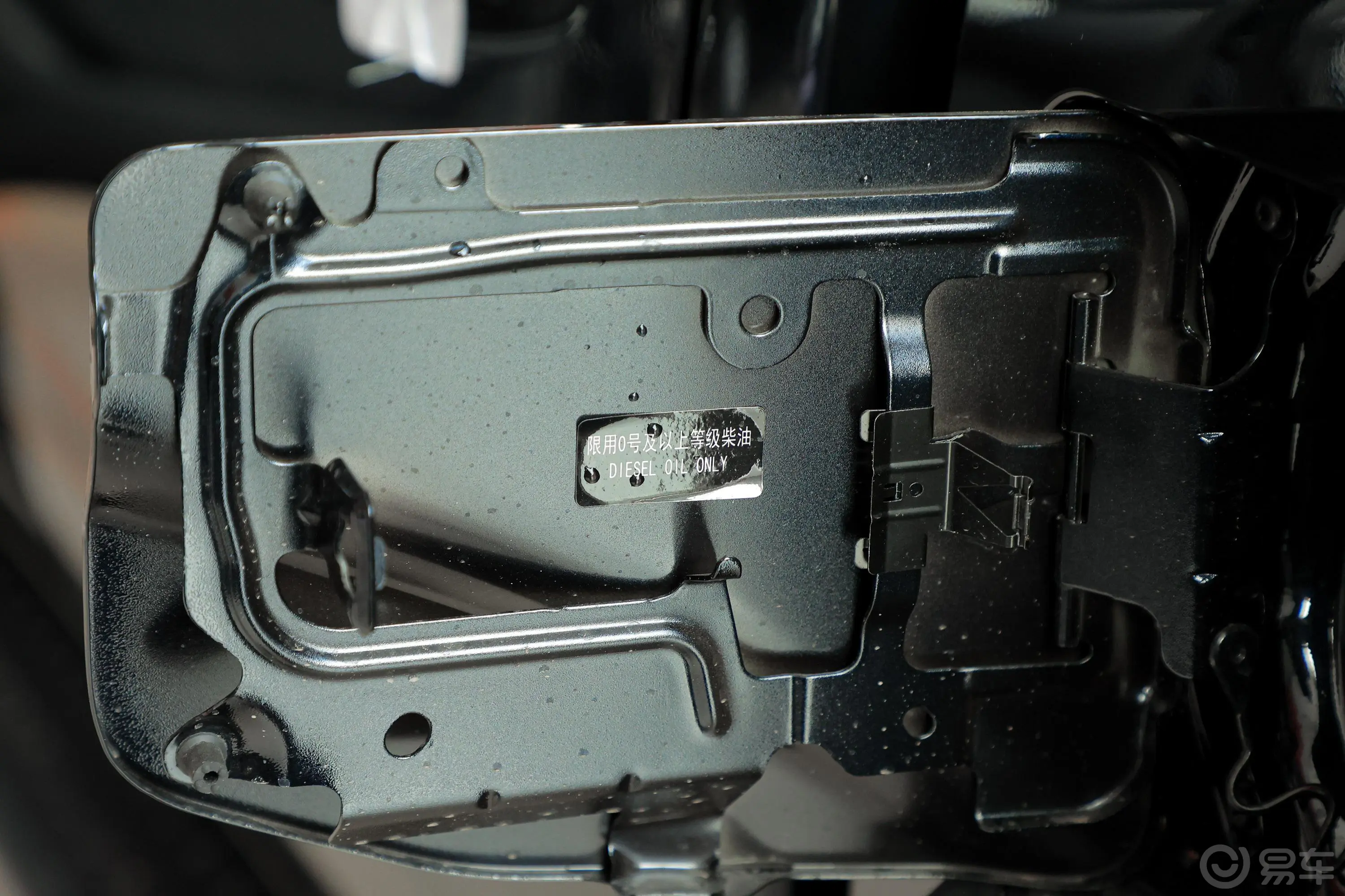 锐骐6穿越版 2.3T 自动四驱标准版 柴油外观细节