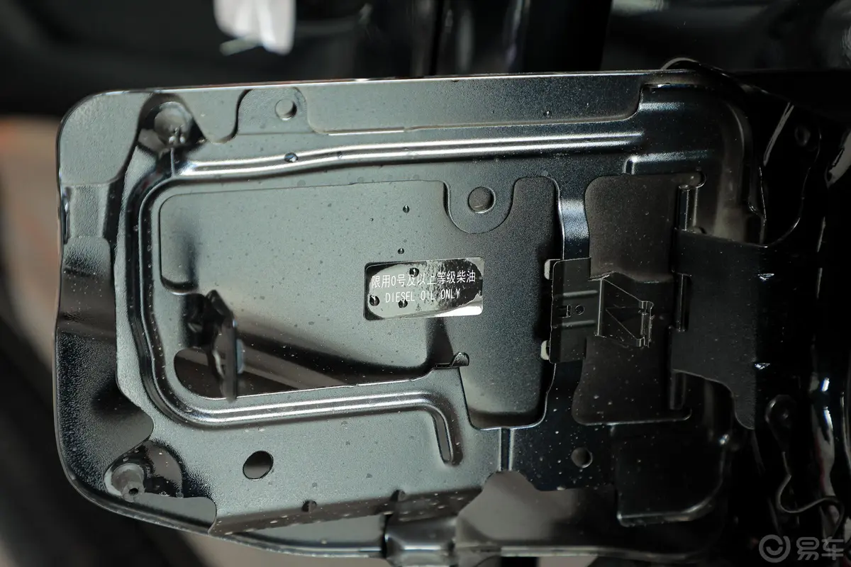 锐骐6穿越版 2.3T 自动四驱标准版 柴油外观细节
