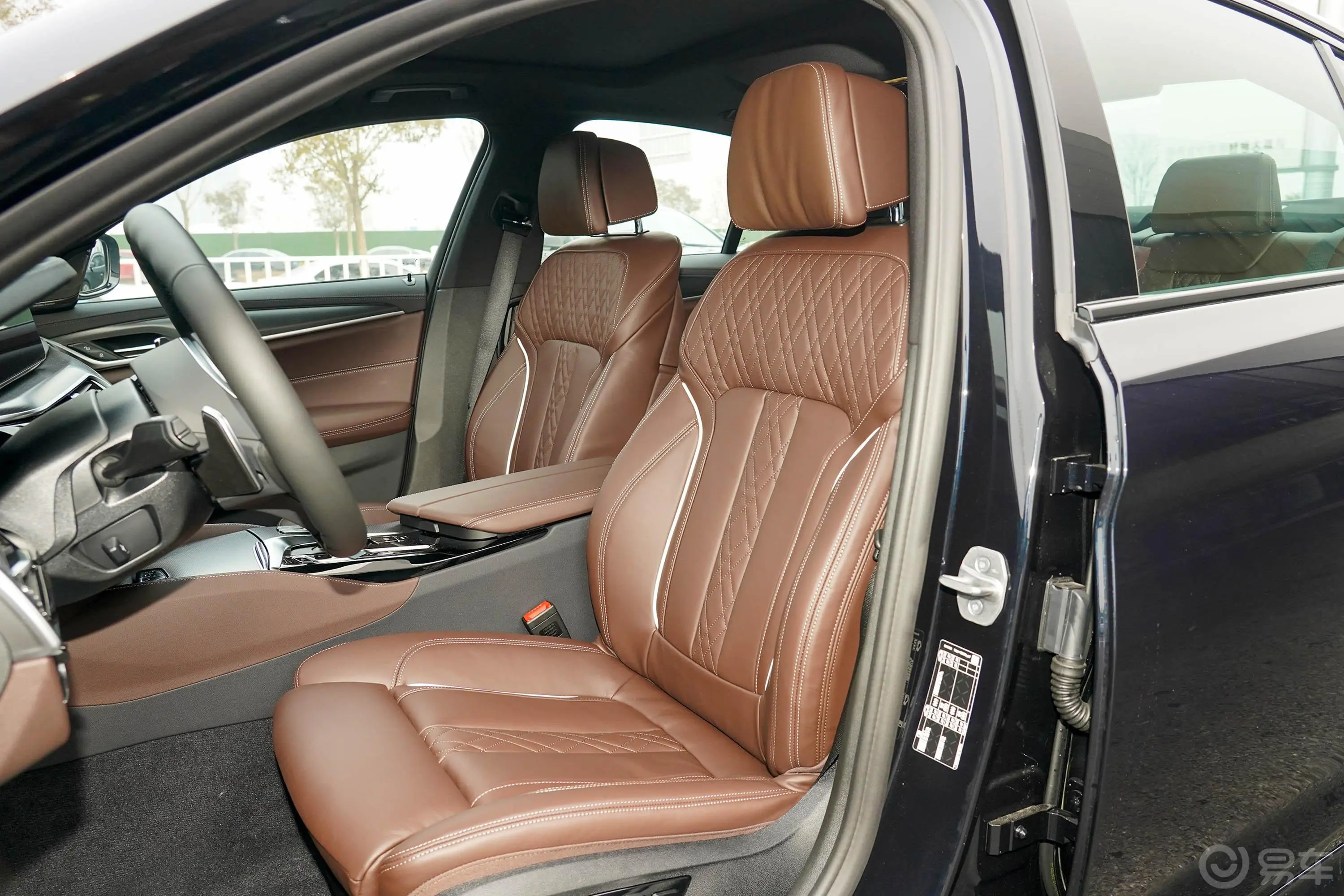 宝马5系(进口)改款 540i 风尚版 M运动套装驾驶员座椅