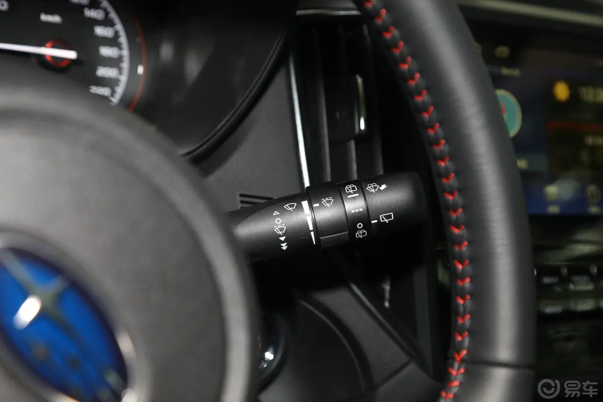 森林人2.0i AWD X运动版EyeSight主驾驶位