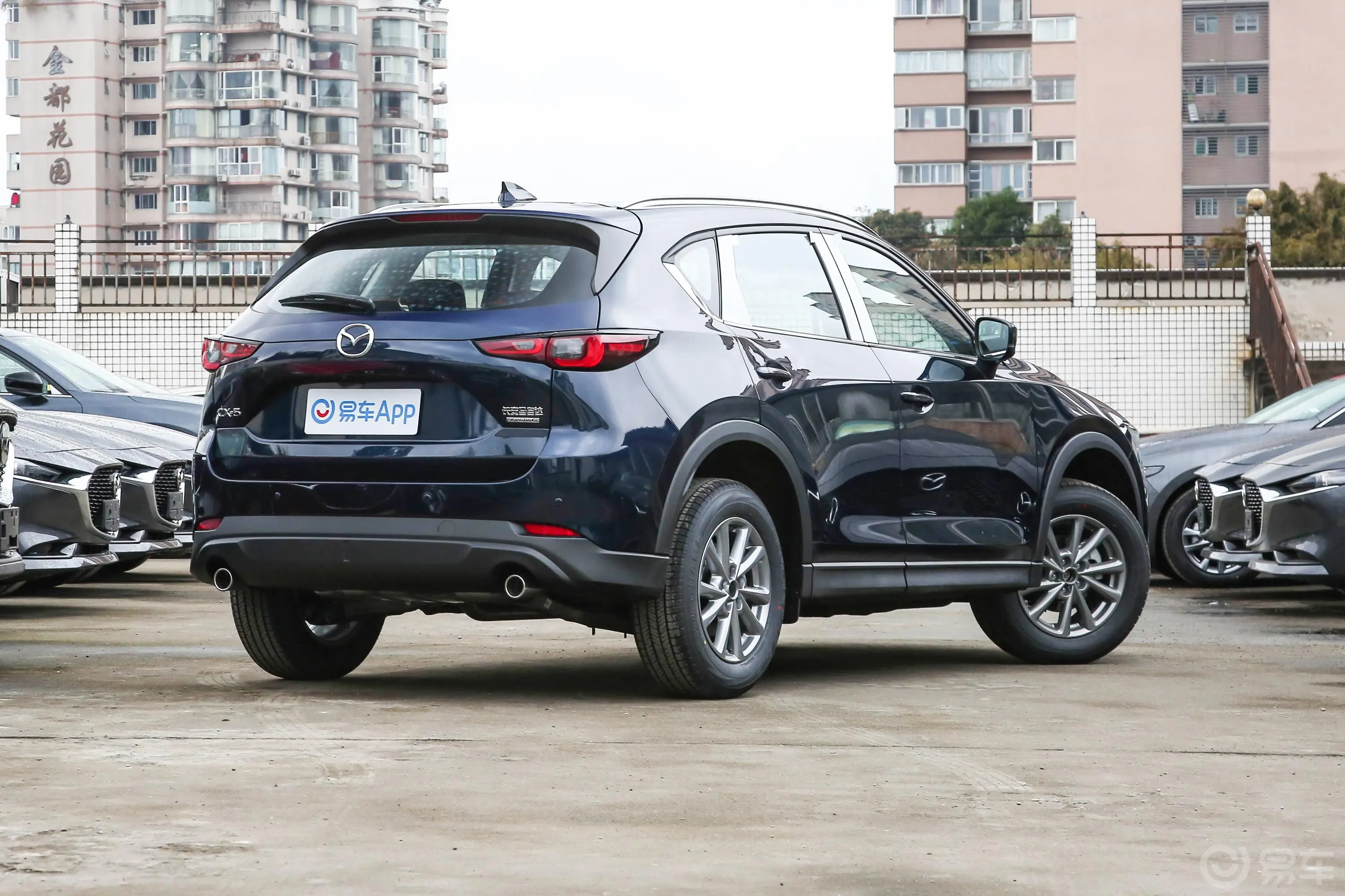 马自达CX-52.0L 两驱智雅型侧后45度车头向右水平