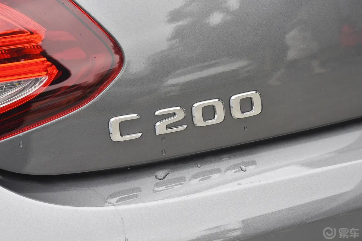 奔驰C级(进口)改款 C 200 轿跑车外观