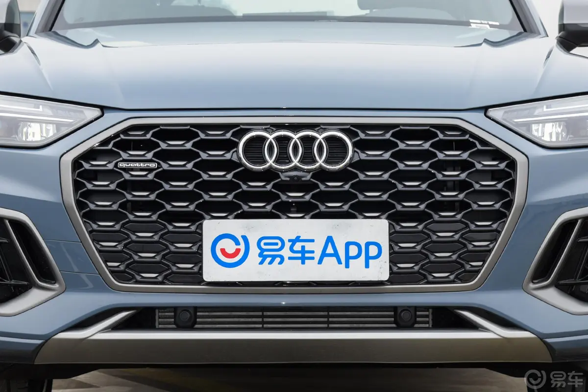 奥迪Q5L Sportback40 TFSI RS套件燃速型外观细节