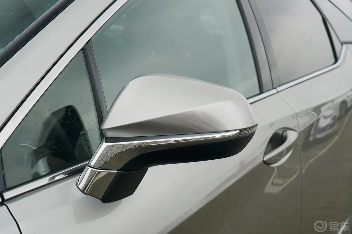 雷克萨斯RX450hL 豪华版 6座主驾驶后视镜背面