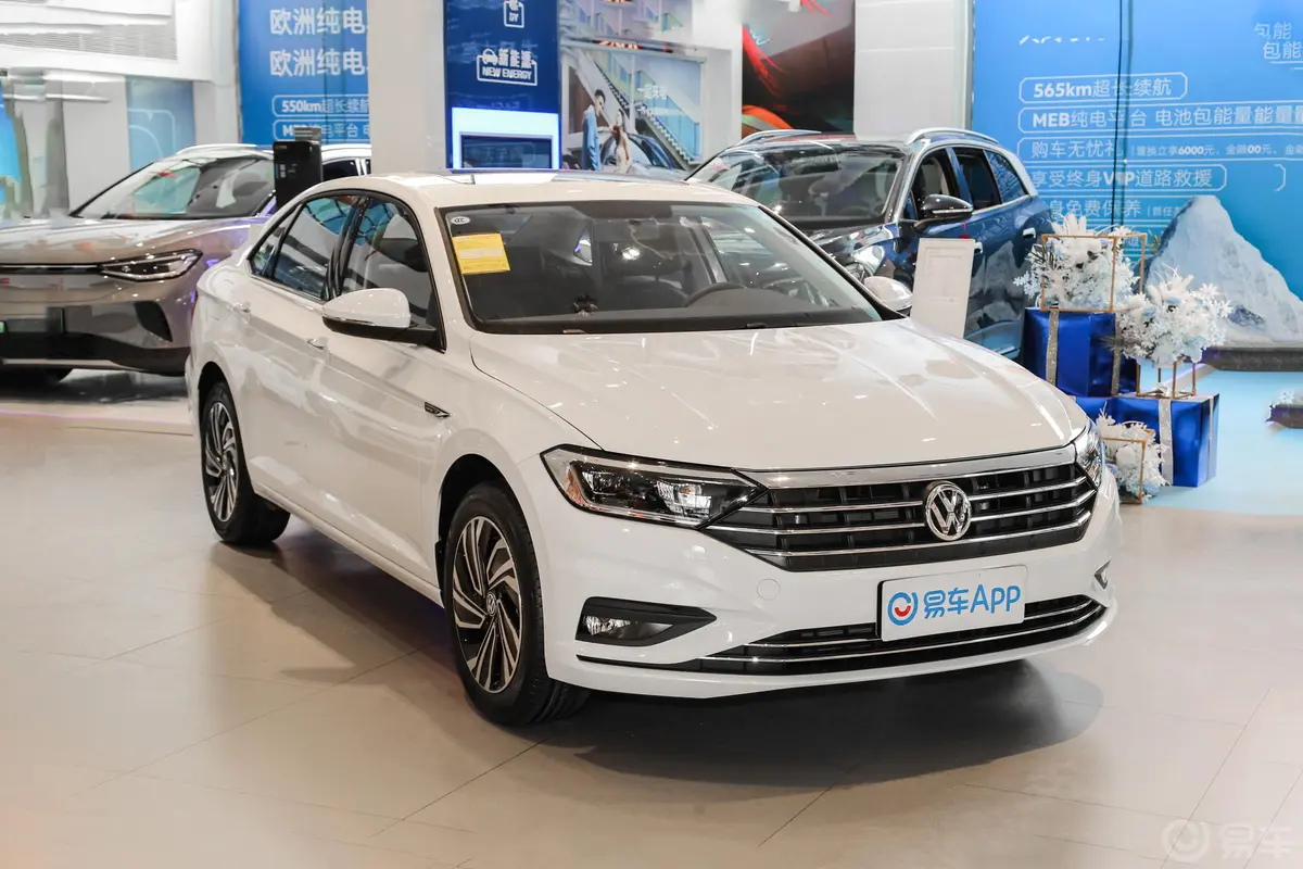 速腾280TSI 双离合超越版前轮毂造型