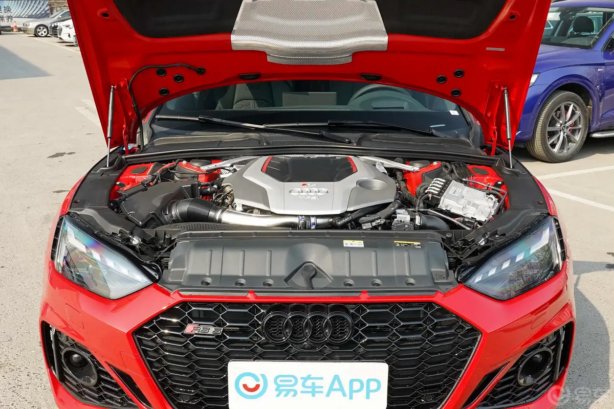 奥迪RS 52.9T Sportback 暗金版发动机舱整体