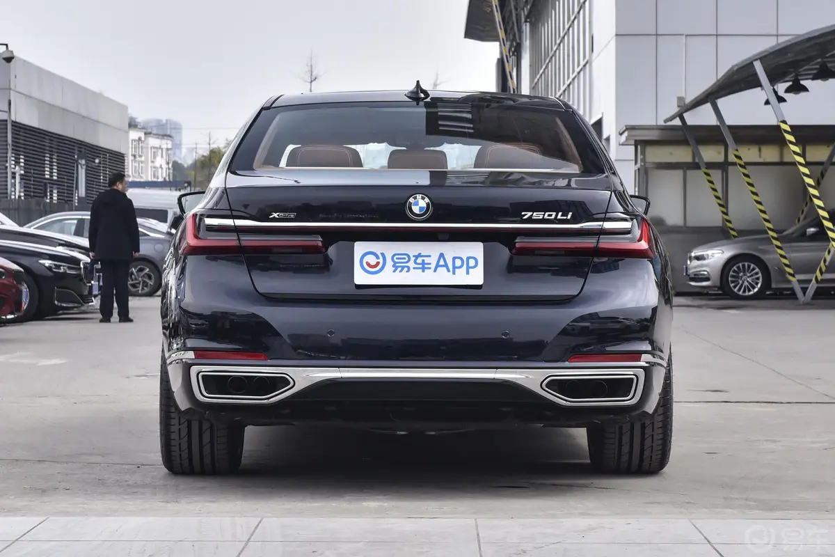 宝马7系改款 750Li xDrive V8 豪华套装外观