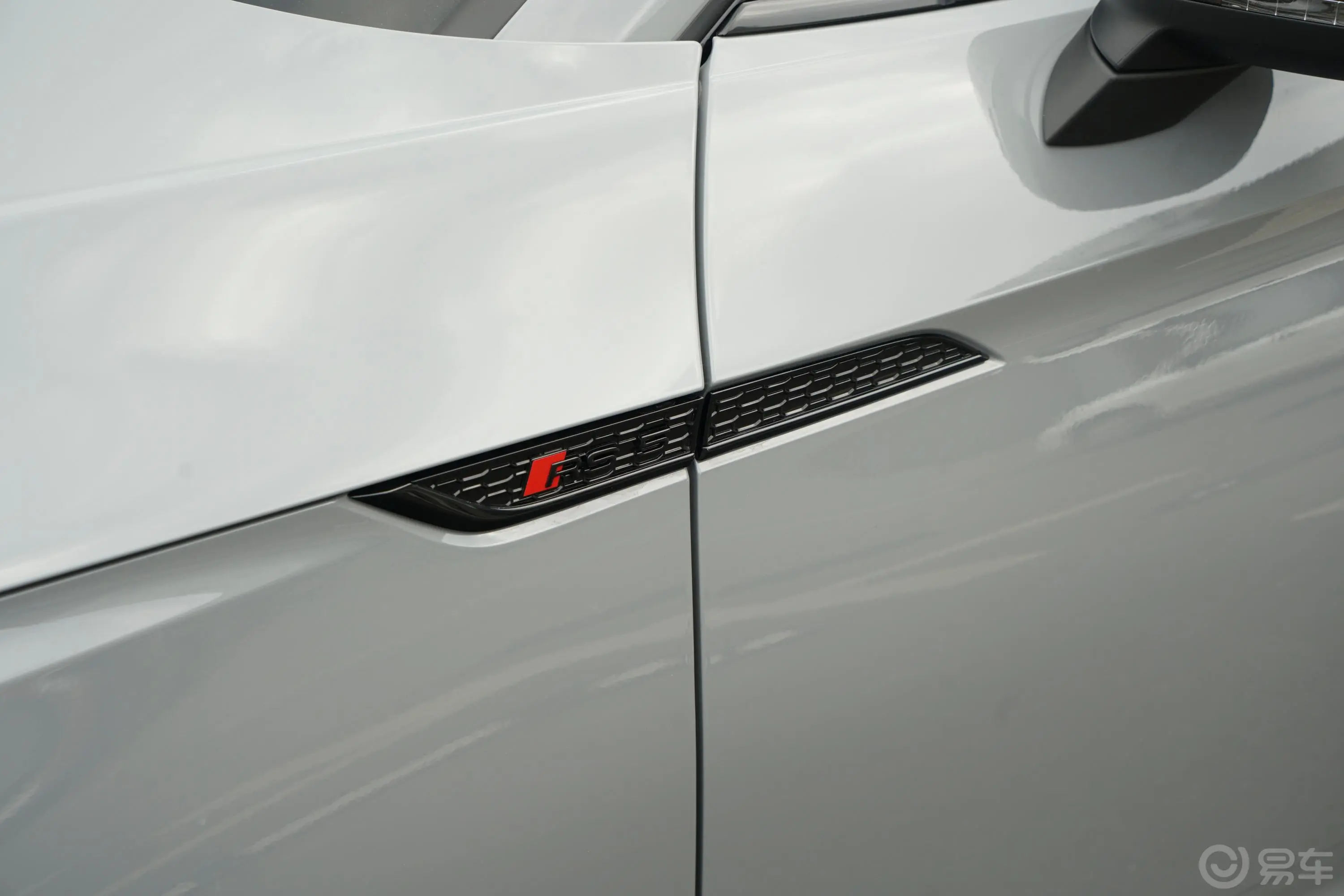 奥迪RS 52.9T Coupe 黑曜版外观细节