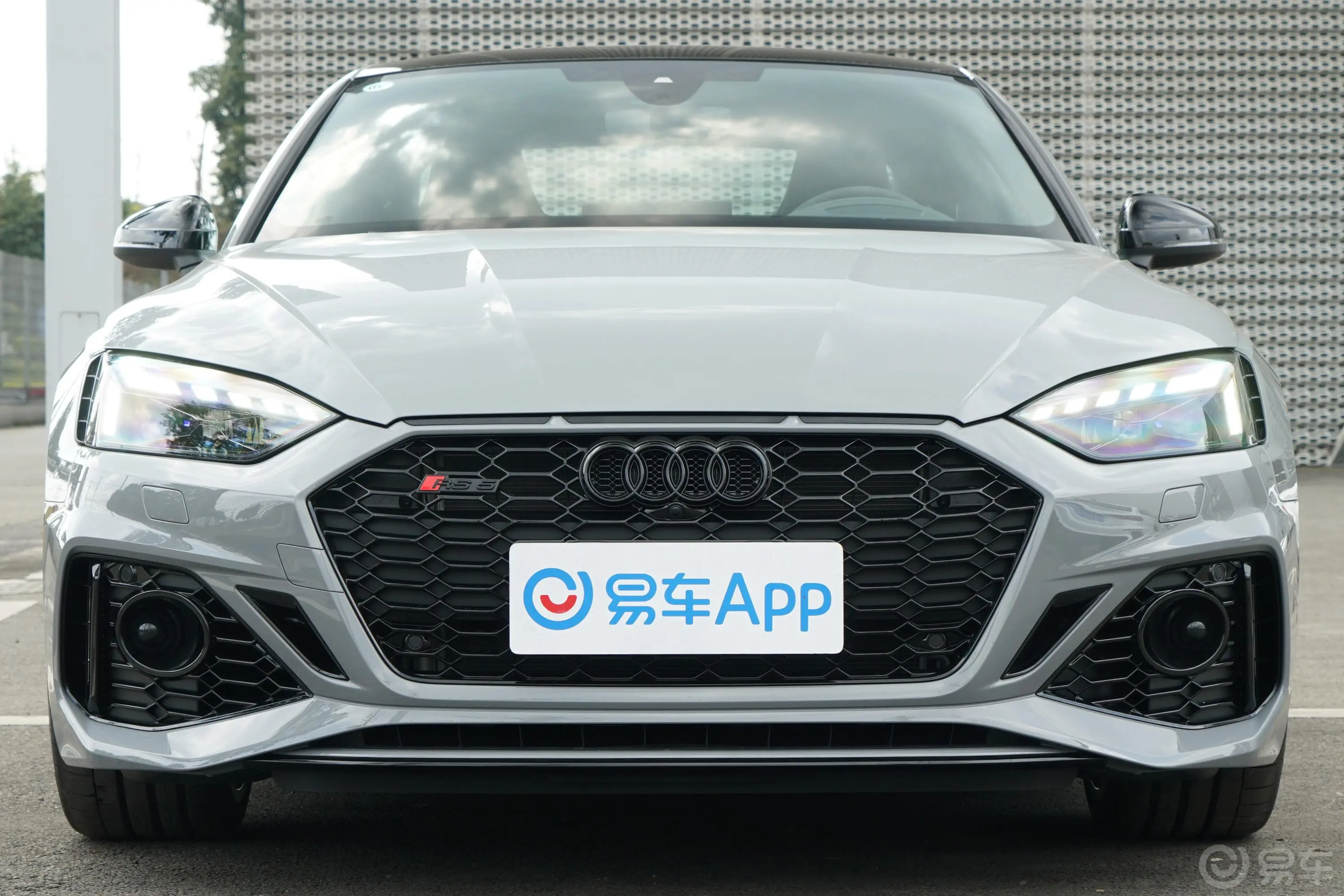 奥迪RS 52.9T Coupe 黑曜版外观细节