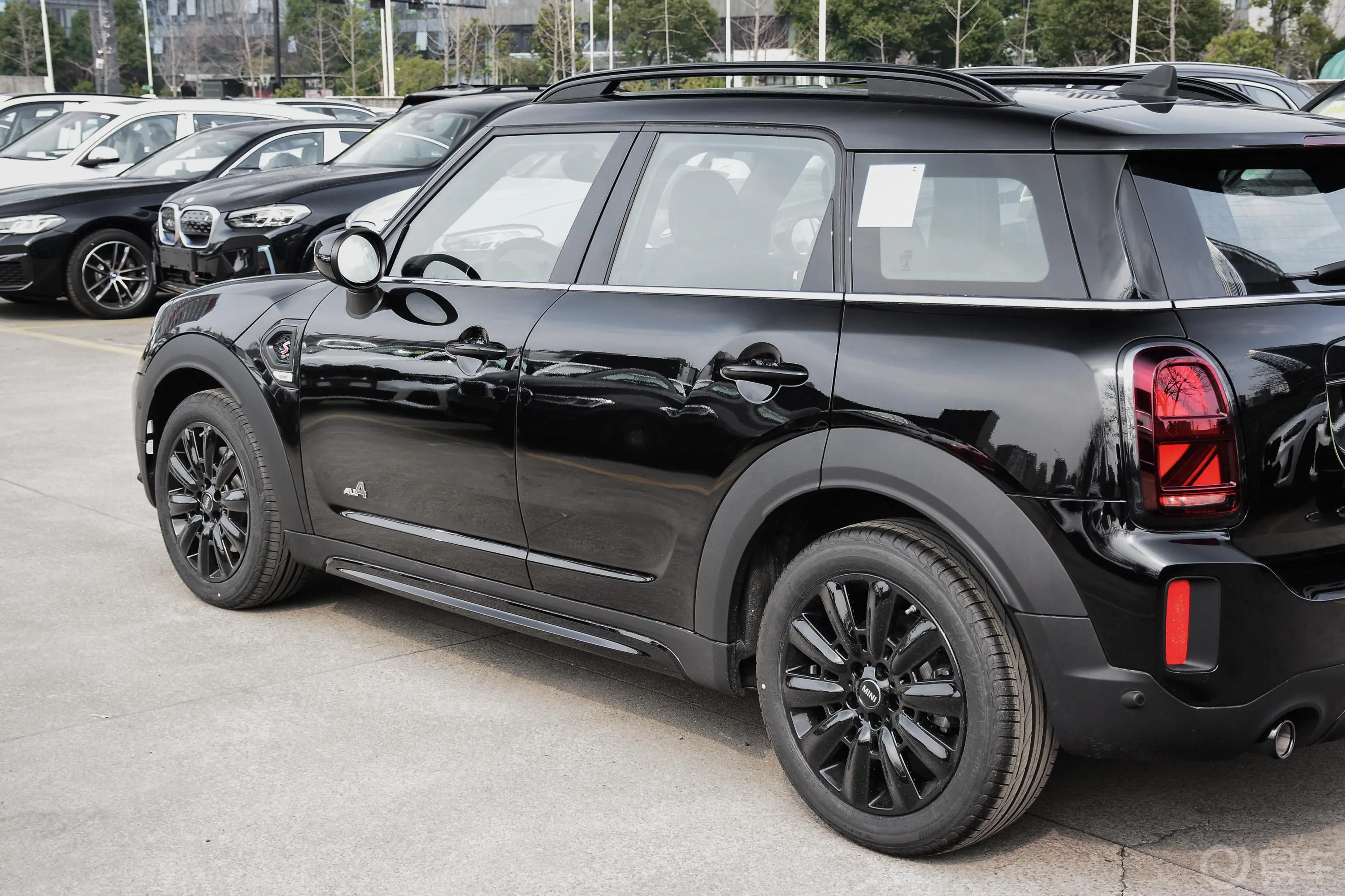 MINI COUNTRYMAN2.0T COOPER S ALL4 黑标特别版外观