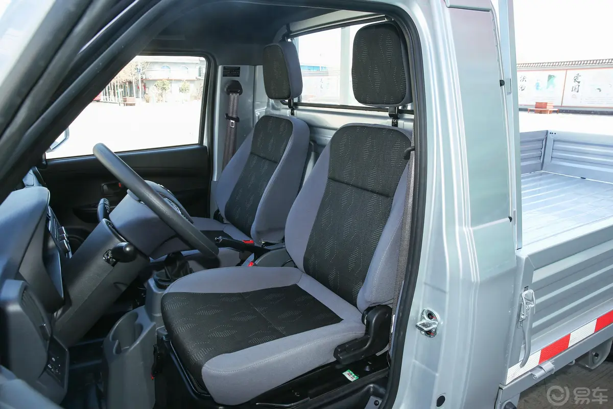 斑马1.5L 单排栏板车舒适型驾驶员座椅