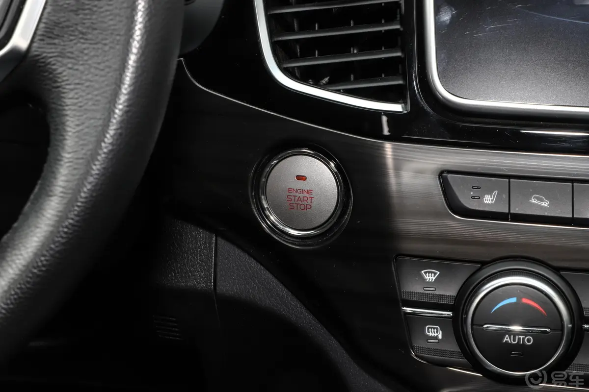 铃拓2.0T 自动 四驱 至臻版 汽油钥匙孔或一键启动按键