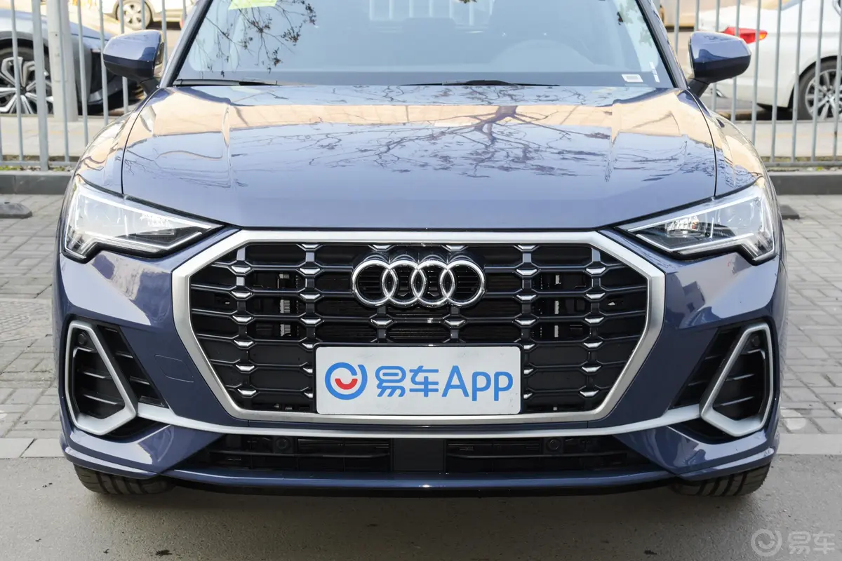 奥迪Q335 TFSI 时尚动感型外观