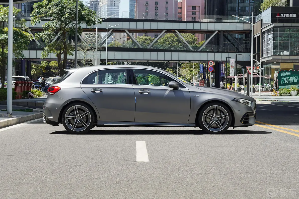 奔驰A级 AMG(进口)AMG A 45 4MATIC+外观