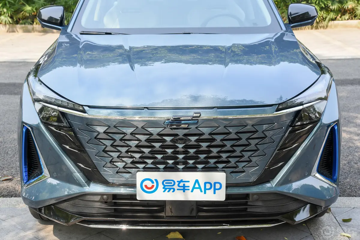 长安欧尚Z6新能源试装车外观