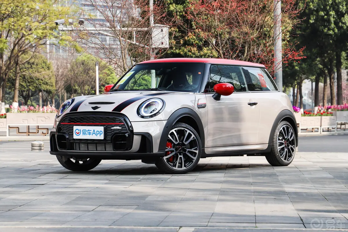 MINI JCW改款 2.0T JOHN COOPER WORKS ALL-IN侧前45度车头向左水平