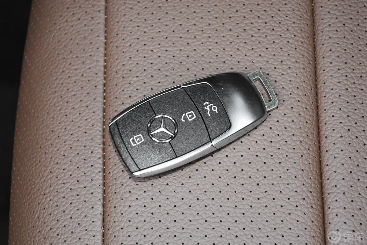 奔驰E级改款二 E 300 L 运动时尚型钥匙正面