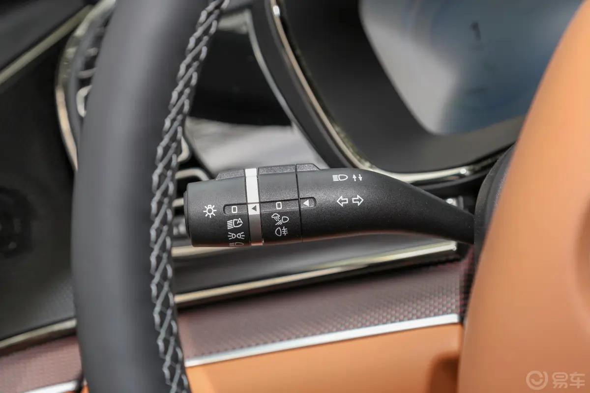 汉创世版 EV 610km 四驱尊享型灯光控制区