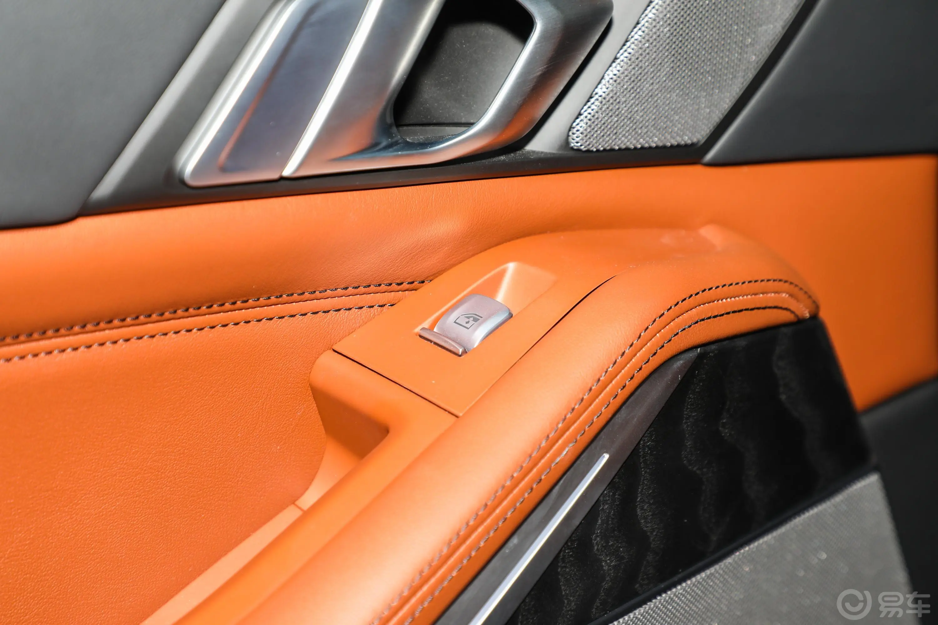 宝马X7xDrive40i 尊享型 豪华套装后车窗调节