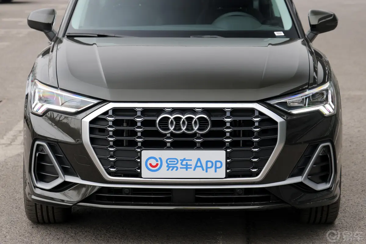 奥迪Q335 TFSI 时尚动感型外观