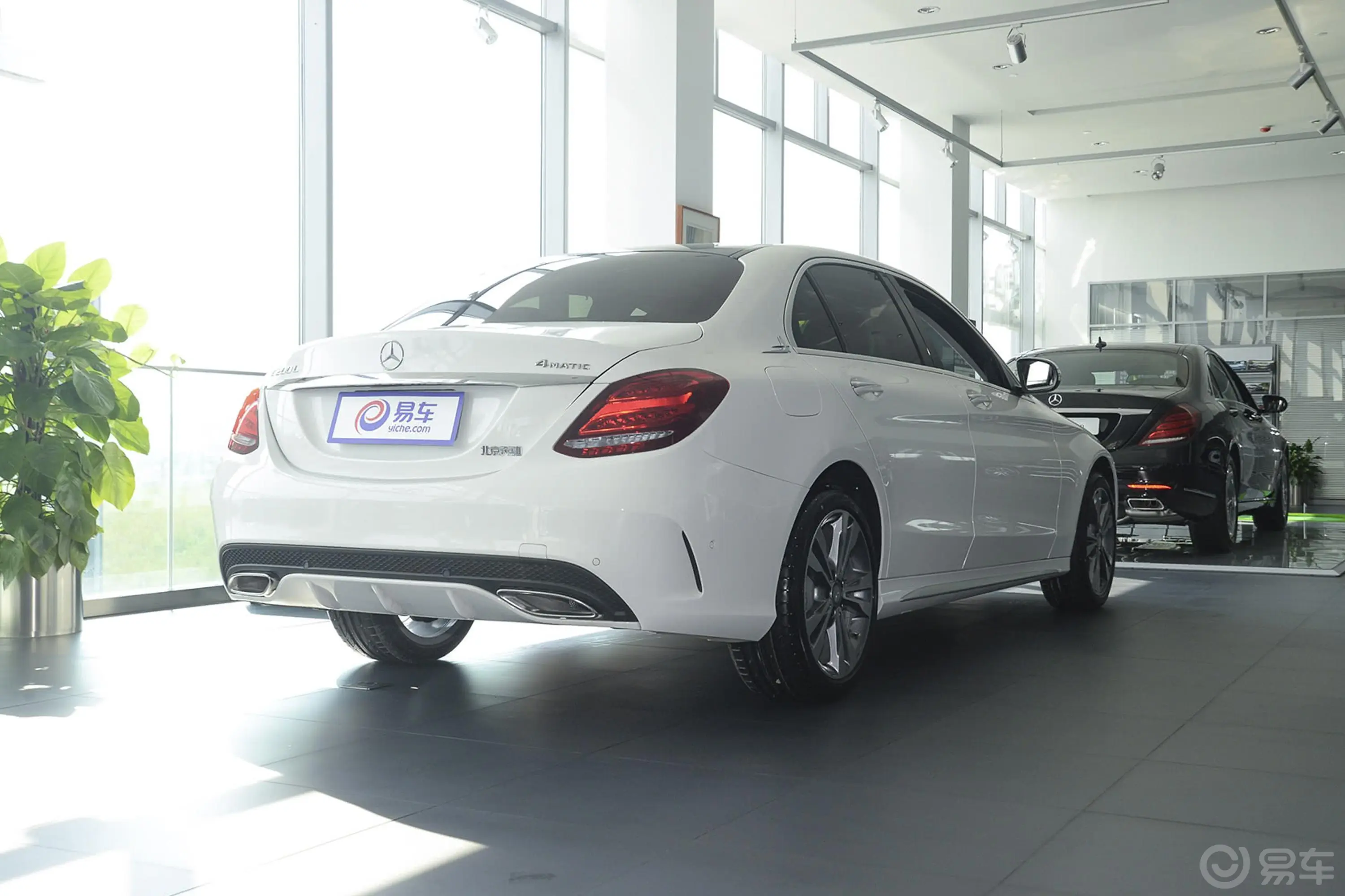 奔驰C级C 200 L 4MATIC 运动版外观