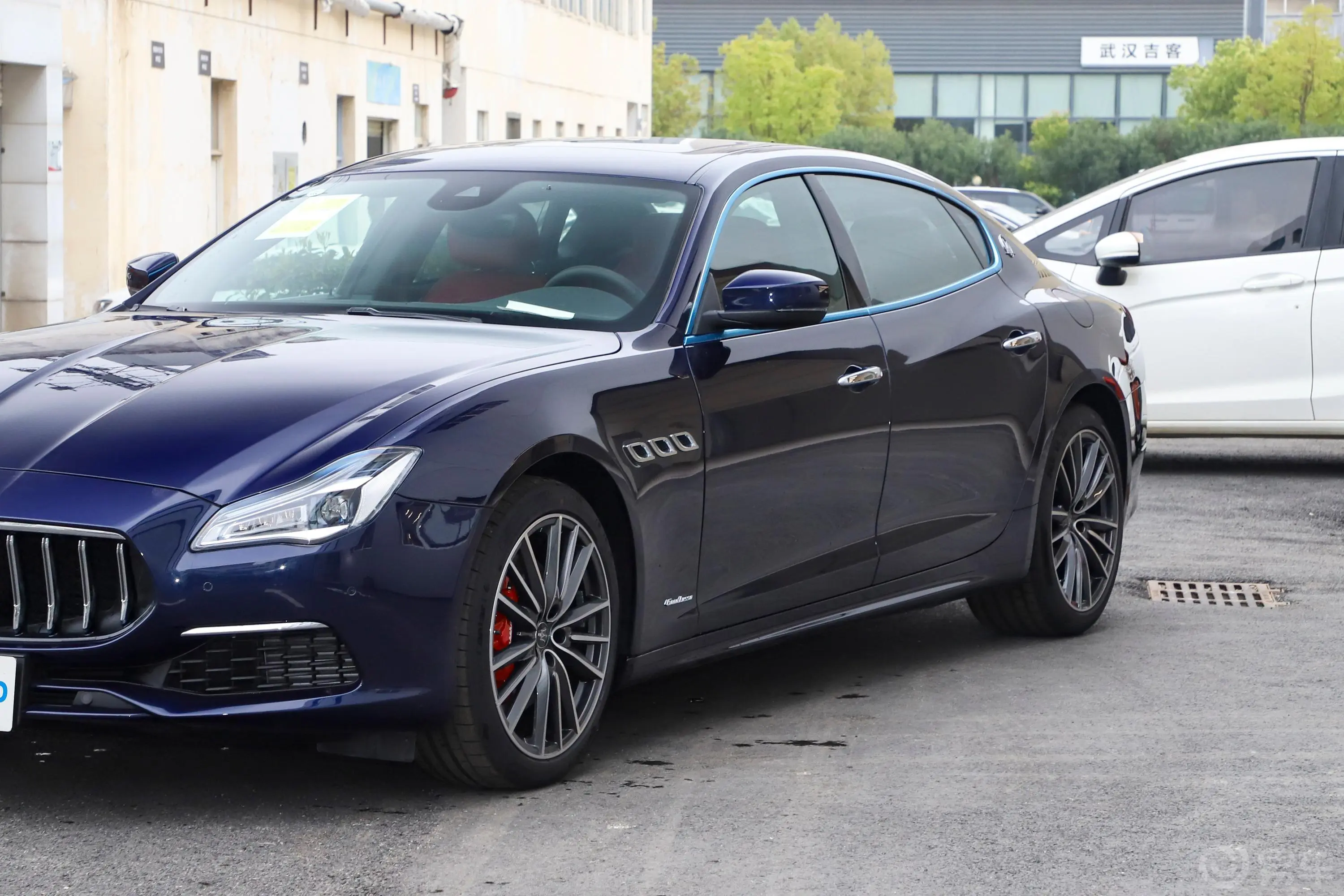 Quattroporte3.0T 豪华版外观